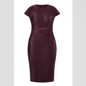 City Chic Baby Pleat Dress in plum Size: 18